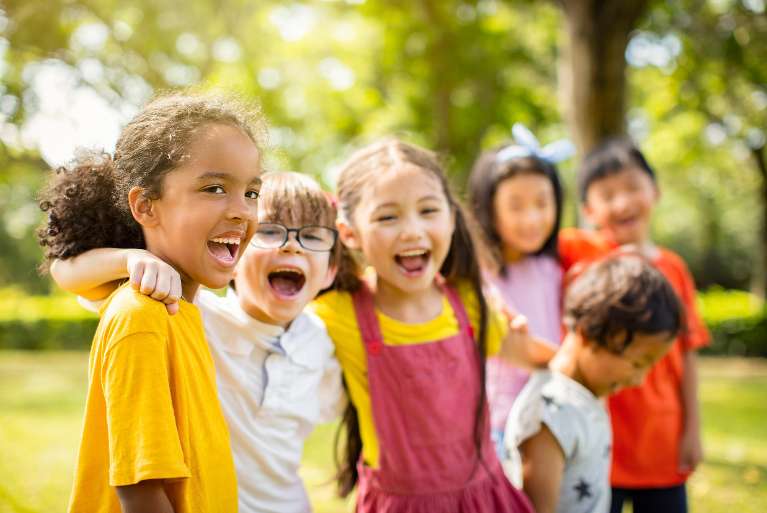 childrens emergency dentist miami | group of kids laughing